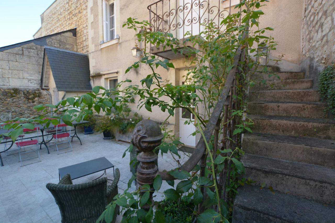 La Penesais Beaumont-en-Véron Exterior foto