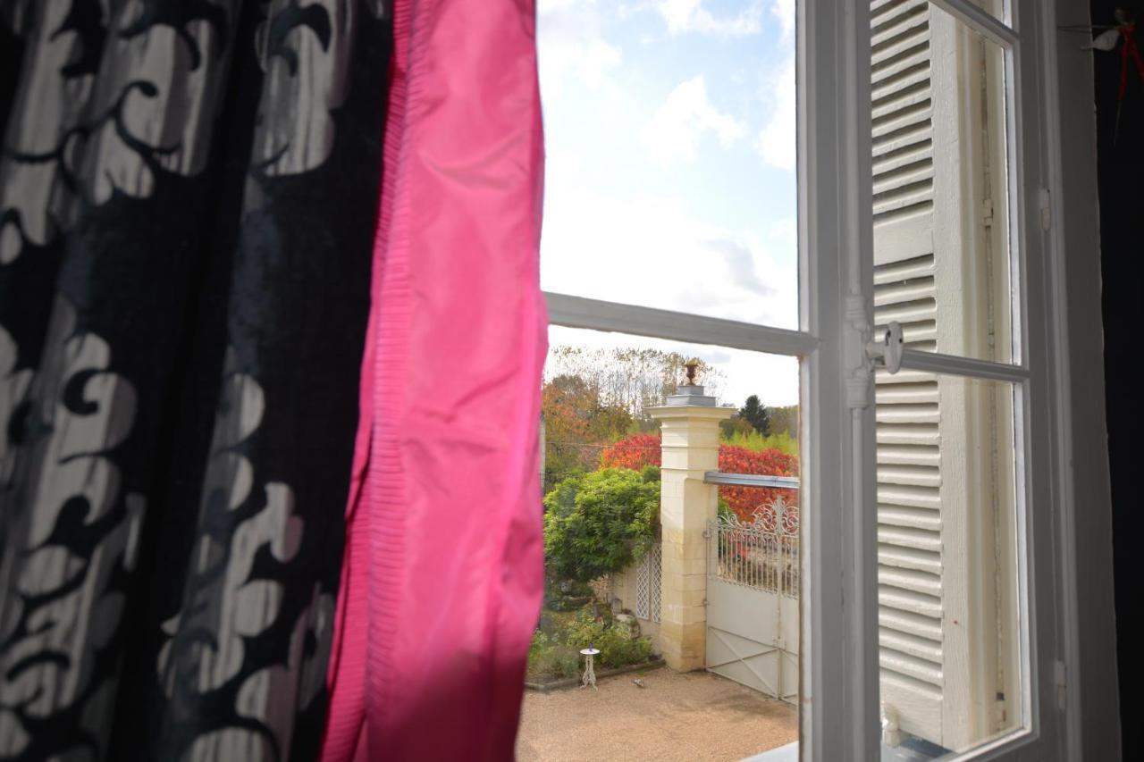 La Penesais Beaumont-en-Véron Exterior foto