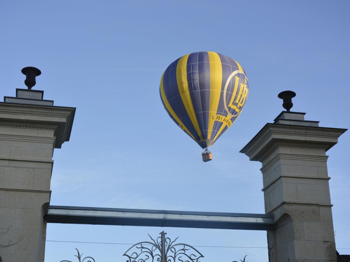 La Penesais Beaumont-en-Véron Exterior foto