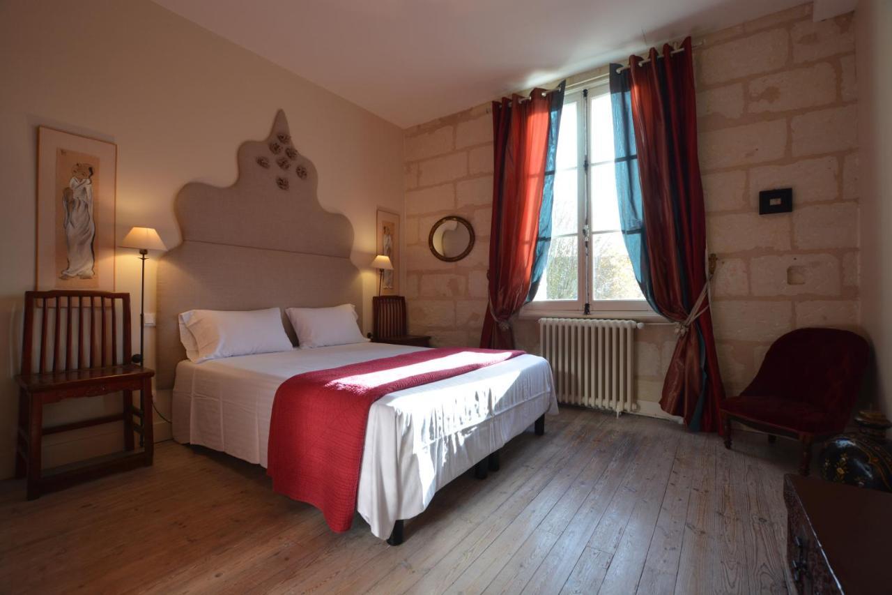 La Penesais Beaumont-en-Véron Exterior foto