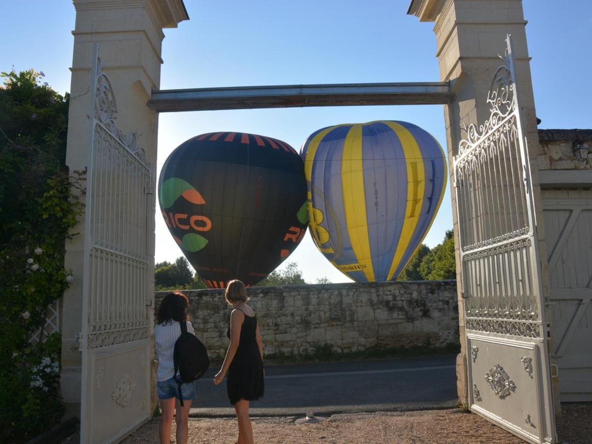 La Penesais Beaumont-en-Véron Exterior foto