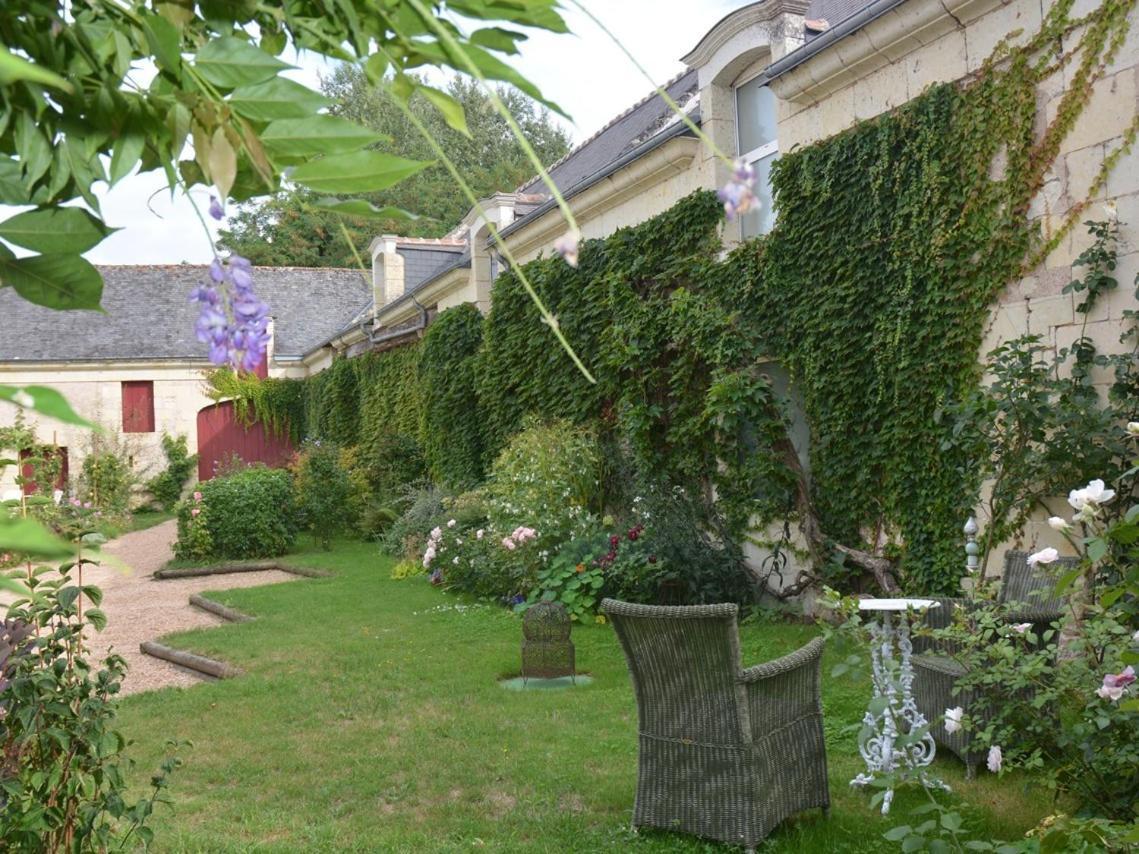 La Penesais Beaumont-en-Véron Exterior foto